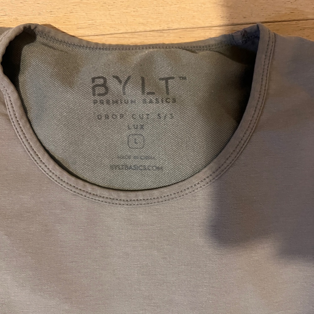 Built tshirt - Picture 2 of 2